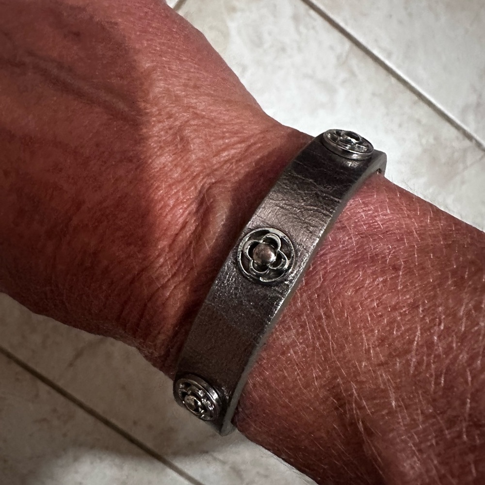 🔥Stella & Dot Silver/purple Leather Bracelet